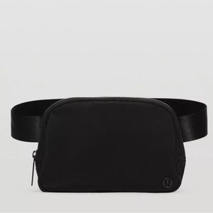 EUC Lululemon Everywhere Belt Bag - Monochromatic Black on Black - 1L